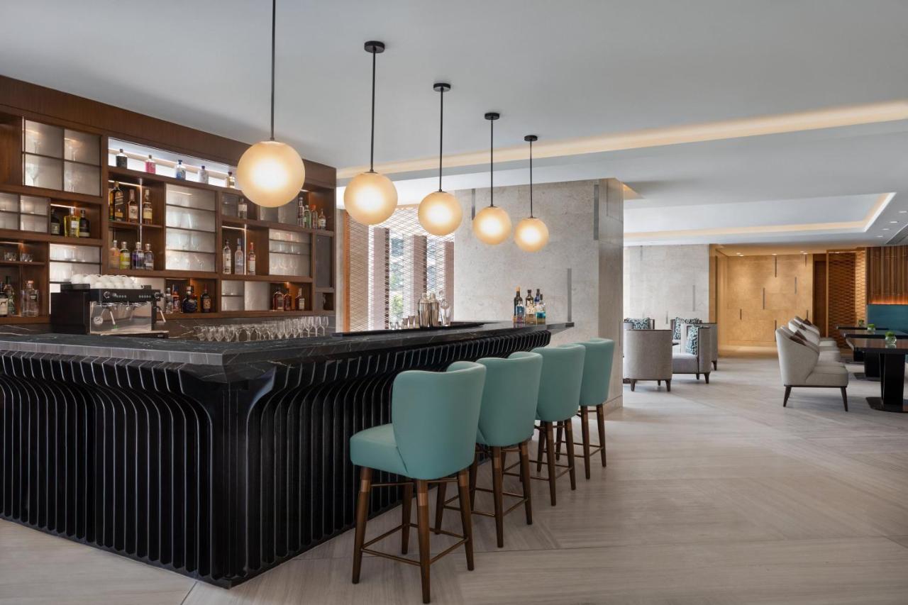 ホテル The Westin Manila Pasig City エクステリア 写真